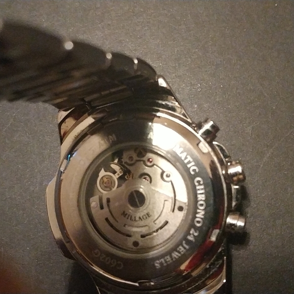 Watch - Picture 5 of 9